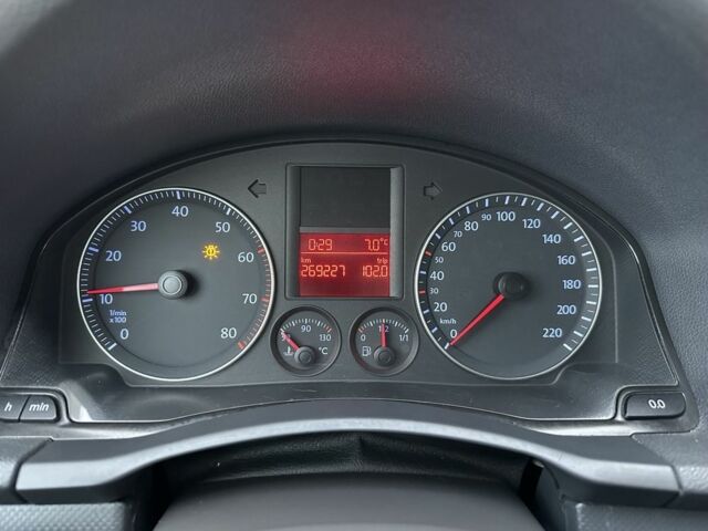 Серый Фольксваген Гольф, объемом двигателя 1.4 л и пробегом 270 тыс. км за 4400 $, фото 7 на Automoto.ua