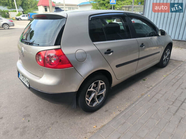 Серый Фольксваген Гольф, объемом двигателя 1.6 л и пробегом 248 тыс. км за 5400 $, фото 3 на Automoto.ua