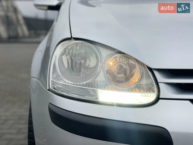 Серый Фольксваген Гольф, объемом двигателя 1.6 л и пробегом 225 тыс. км за 5400 $, фото 7 на Automoto.ua