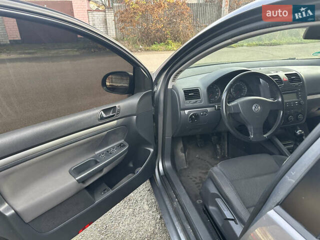 Серый Фольксваген Гольф, объемом двигателя 1.6 л и пробегом 263 тыс. км за 5600 $, фото 15 на Automoto.ua