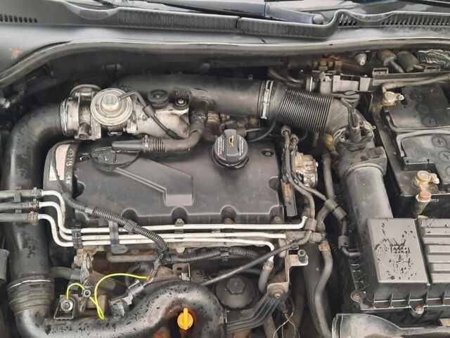 Серый Фольксваген Гольф, объемом двигателя 1.9 л и пробегом 276 тыс. км за 2500 $, фото 7 на Automoto.ua