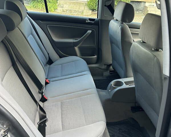 Серый Фольксваген Гольф, объемом двигателя 1.6 л и пробегом 160 тыс. км за 4500 $, фото 17 на Automoto.ua