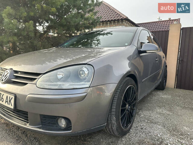 Серый Фольксваген Гольф, объемом двигателя 1.6 л и пробегом 263 тыс. км за 5600 $, фото 4 на Automoto.ua