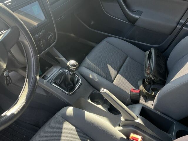 Серый Фольксваген Гольф, объемом двигателя 1.4 л и пробегом 280 тыс. км за 4200 $, фото 20 на Automoto.ua