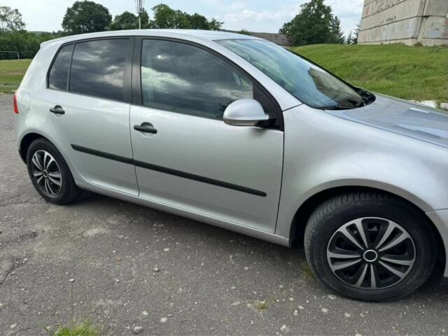 Сірий Фольксваген Гольф, об'ємом двигуна 1.6 л та пробігом 221 тис. км за 5300 $, фото 1 на Automoto.ua