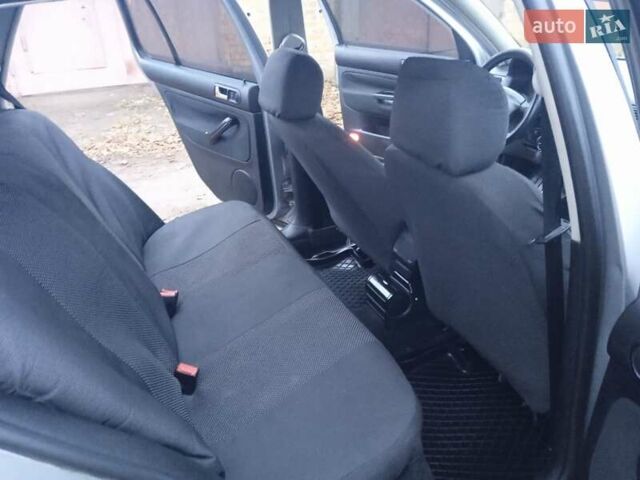 Серый Фольксваген Гольф, объемом двигателя 1.39 л и пробегом 237 тыс. км за 4750 $, фото 22 на Automoto.ua