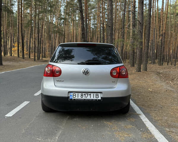 Фольксваген Гольф 2004 в Полтаве на Automoto.ua Серый Фольксваген Гольф, объемом двигателя 1.6 л и пробегом 260 тыс. км за 5500 $, фото 5 на Automoto.ua