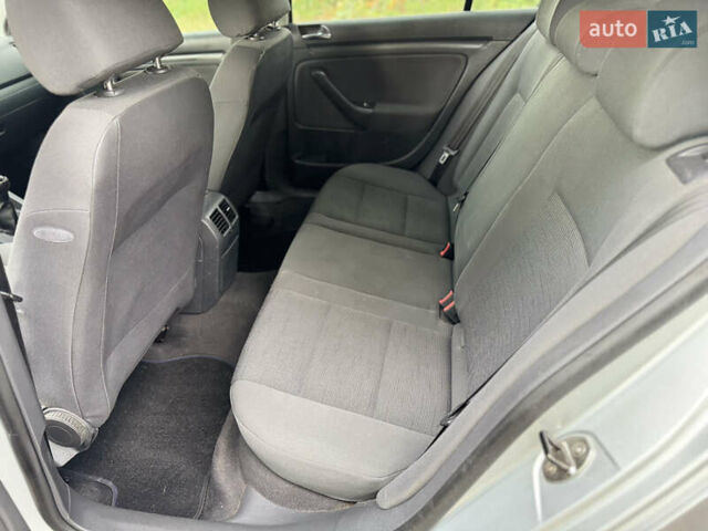 Сірий Фольксваген Гольф, об'ємом двигуна 1.4 л та пробігом 215 тис. км за 5350 $, фото 16 на Automoto.ua