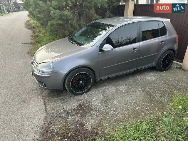 Серый Фольксваген Гольф, объемом двигателя 1.6 л и пробегом 263 тыс. км за 5600 $, фото 22 на Automoto.ua