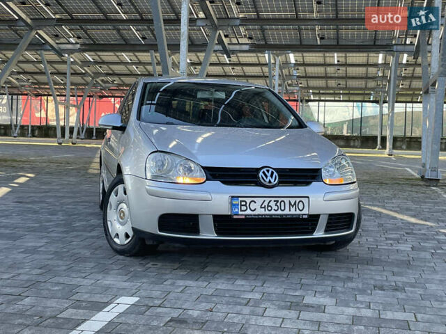 Серый Фольксваген Гольф, объемом двигателя 1.6 л и пробегом 214 тыс. км за 5670 $, фото 1 на Automoto.ua