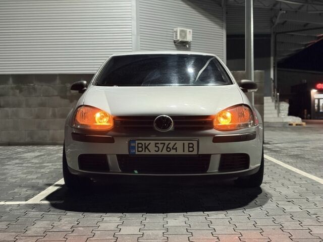 Серый Фольксваген Гольф, объемом двигателя 1.6 л и пробегом 202 тыс. км за 5100 $, фото 5 на Automoto.ua