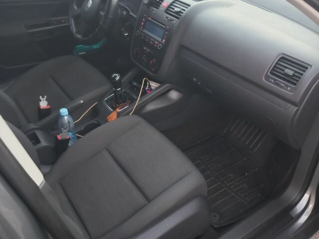 Сірий Фольксваген Гольф, об'ємом двигуна 1.4 л та пробігом 164 тис. км за 4800 $, фото 3 на Automoto.ua