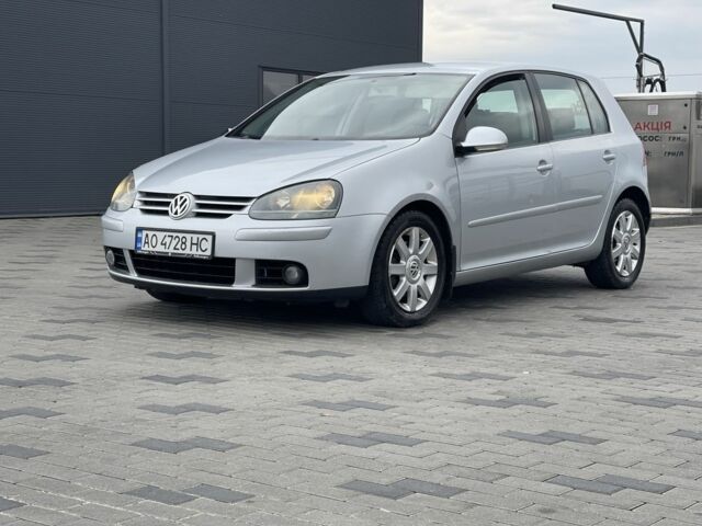 Серый Фольксваген Гольф, объемом двигателя 2 л и пробегом 237 тыс. км за 5800 $, фото 1 на Automoto.ua
