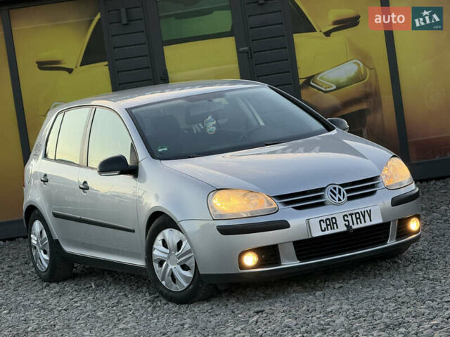 Серый Фольксваген Гольф, объемом двигателя 1.6 л и пробегом 229 тыс. км за 5600 $, фото 5 на Automoto.ua