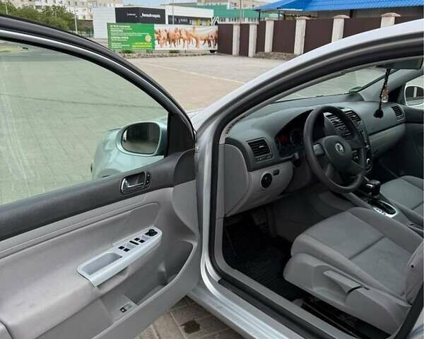 Сірий Фольксваген Гольф, об'ємом двигуна 1.6 л та пробігом 198 тис. км за 6000 $, фото 5 на Automoto.ua