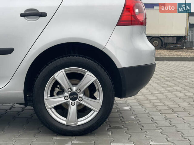 Серый Фольксваген Гольф, объемом двигателя 1.6 л и пробегом 225 тыс. км за 5400 $, фото 13 на Automoto.ua