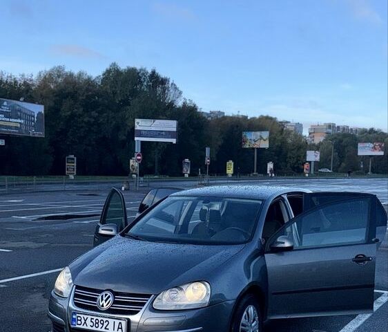 Фольксваген Гольф 2004 в Хмельницком на Automoto.ua Серый Фольксваген Гольф, объемом двигателя 1.4 л и пробегом 256 тыс. км за 4999 $, фото 6 на Automoto.ua