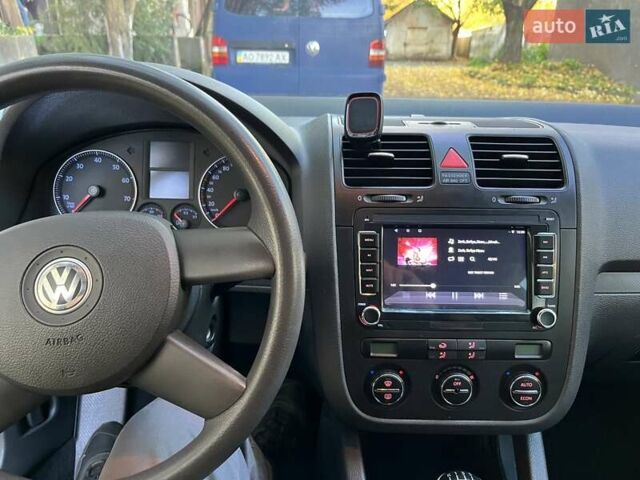 Серый Фольксваген Гольф, объемом двигателя 1.6 л и пробегом 220 тыс. км за 5200 $, фото 5 на Automoto.ua