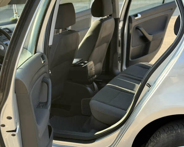 Серый Фольксваген Гольф, объемом двигателя 1.4 л и пробегом 218 тыс. км за 5200 $, фото 9 на Automoto.ua