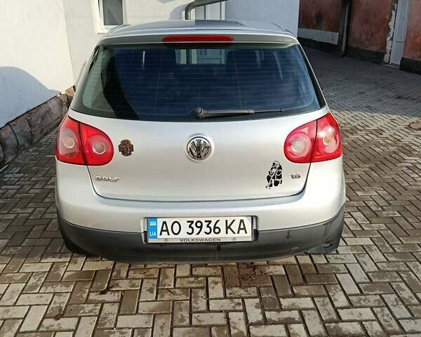 Серый Фольксваген Гольф, объемом двигателя 1.6 л и пробегом 318 тыс. км за 4600 $, фото 7 на Automoto.ua