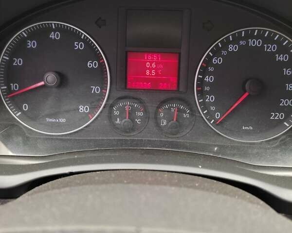 Серый Фольксваген Гольф, объемом двигателя 1.4 л и пробегом 240 тыс. км за 4350 $, фото 7 на Automoto.ua