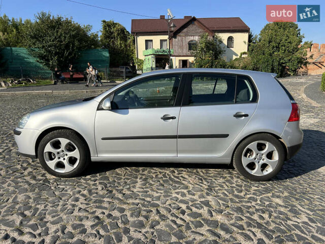Фольксваген Гольф 2004 у Луцьку на Automoto.ua Сірий Фольксваген Гольф, об'ємом двигуна 1.6 л та пробігом 261 тис. км за 5400 $, фото 5 на Automoto.ua