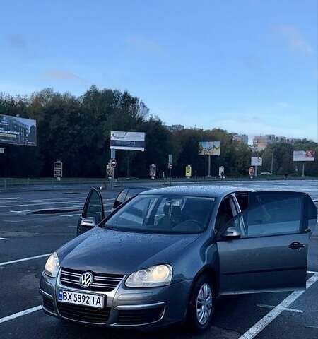 Фольксваген Гольф 2004 в Хмельницком на Automoto.ua Серый Фольксваген Гольф, объемом двигателя 1.4 л и пробегом 256 тыс. км за 4999 $, фото 5 на Automoto.ua