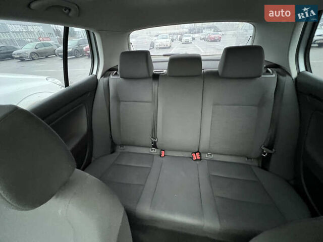 Фольксваген Гольф 2004 в Полтаве на Automoto.ua Серый Фольксваген Гольф, объемом двигателя 1.6 л и пробегом 260 тыс. км за 5500 $, фото 20 на Automoto.ua