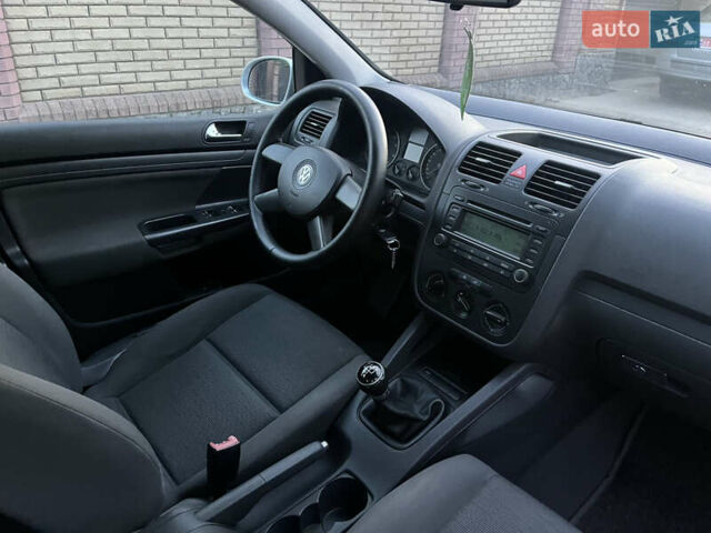 Серый Фольксваген Гольф, объемом двигателя 1.4 л и пробегом 195 тыс. км за 5400 $, фото 46 на Automoto.ua