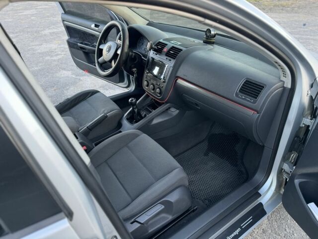 Серый Фольксваген Гольф, объемом двигателя 1.6 л и пробегом 290 тыс. км за 4999 $, фото 17 на Automoto.ua