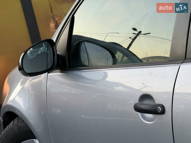 Серый Фольксваген Гольф, объемом двигателя 1.6 л и пробегом 229 тыс. км за 5600 $, фото 19 на Automoto.ua