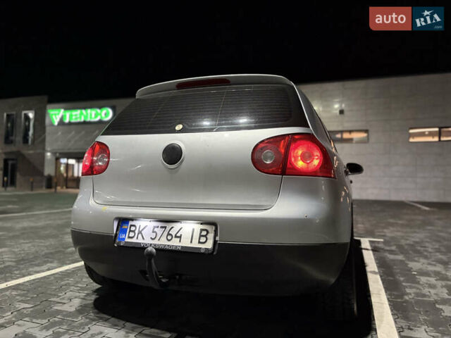 Серый Фольксваген Гольф, объемом двигателя 1.6 л и пробегом 202 тыс. км за 5100 $, фото 10 на Automoto.ua