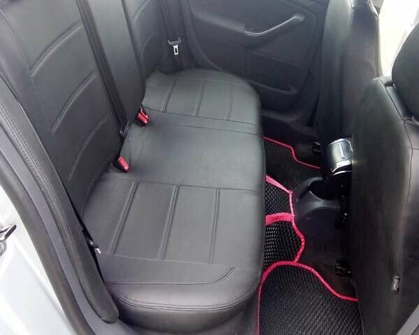 Серый Фольксваген Гольф, объемом двигателя 1.6 л и пробегом 240 тыс. км за 4500 $, фото 16 на Automoto.ua