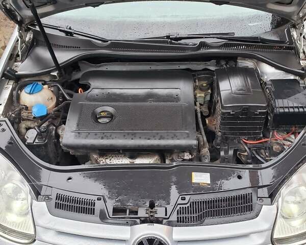 Фольксваген Гольф 2004 в Запорожье на Automoto.ua Серый Фольксваген Гольф, объемом двигателя 1.4 л и пробегом 194 тыс. км за 5600 $, фото 10 на Automoto.ua