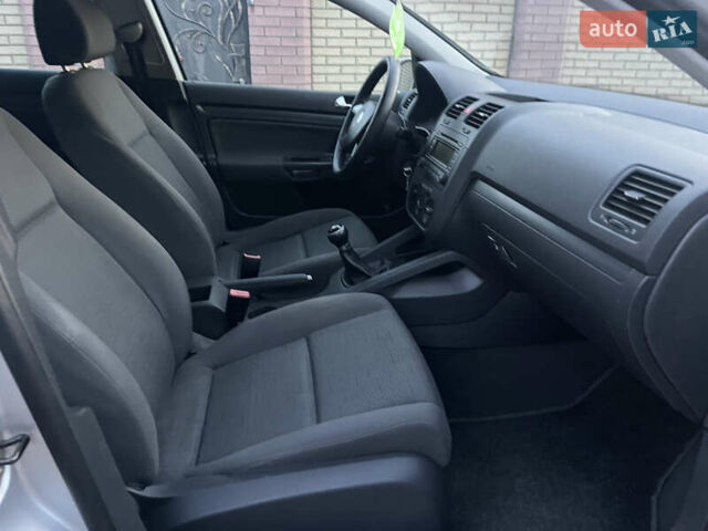 Серый Фольксваген Гольф, объемом двигателя 1.4 л и пробегом 195 тыс. км за 5400 $, фото 44 на Automoto.ua