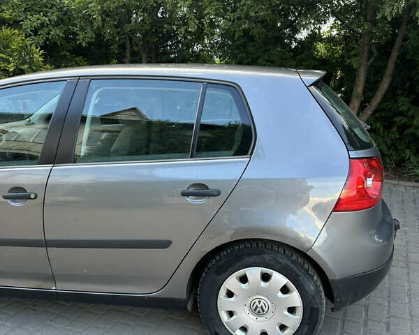 Серый Фольксваген Гольф, объемом двигателя 1.6 л и пробегом 160 тыс. км за 4500 $, фото 4 на Automoto.ua
