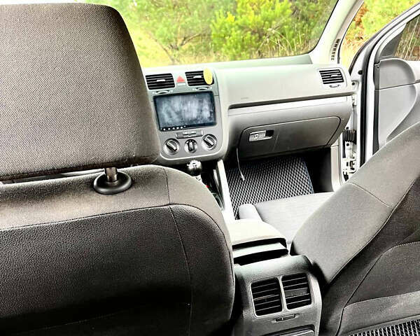 Серый Фольксваген Гольф, объемом двигателя 1.4 л и пробегом 245 тыс. км за 4900 $, фото 30 на Automoto.ua