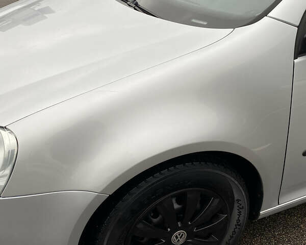 Серый Фольксваген Гольф, объемом двигателя 1.6 л и пробегом 250 тыс. км за 5800 $, фото 18 на Automoto.ua