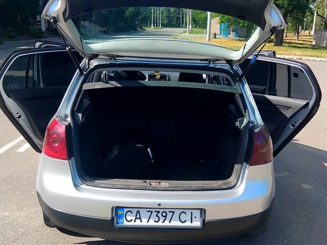 Серый Фольксваген Гольф, объемом двигателя 1.4 л и пробегом 260 тыс. км за 4000 $, фото 5 на Automoto.ua