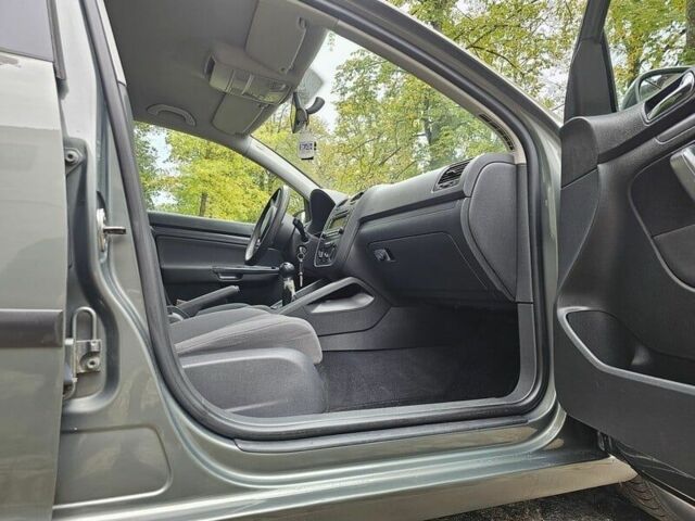 Серый Фольксваген Гольф, объемом двигателя 0 л и пробегом 280 тыс. км за 1650 $, фото 6 на Automoto.ua