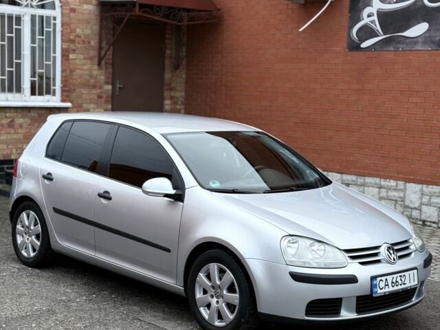 Серый Фольксваген Гольф, объемом двигателя 1.4 л и пробегом 228 тыс. км за 5500 $, фото 2 на Automoto.ua