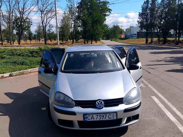 Серый Фольксваген Гольф, объемом двигателя 1.4 л и пробегом 260 тыс. км за 4000 $, фото 4 на Automoto.ua