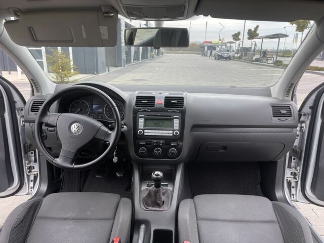 Серый Фольксваген Гольф, объемом двигателя 2 л и пробегом 237 тыс. км за 5800 $, фото 18 на Automoto.ua