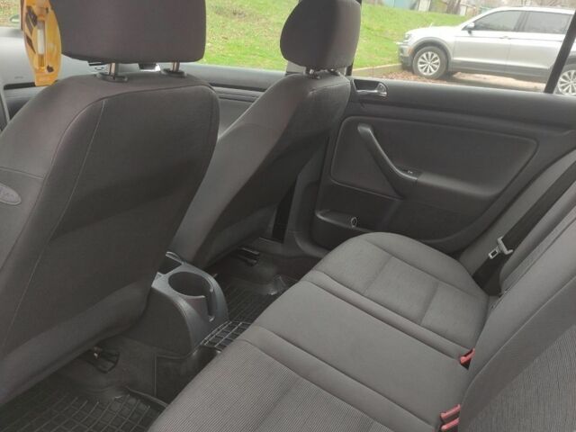 Серый Фольксваген Гольф, объемом двигателя 1.4 л и пробегом 270 тыс. км за 4600 $, фото 4 на Automoto.ua