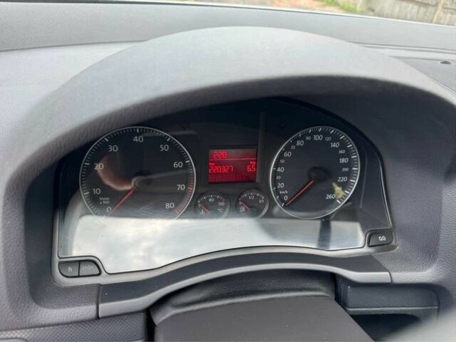 Сірий Фольксваген Гольф, об'ємом двигуна 1.6 л та пробігом 221 тис. км за 5300 $, фото 6 на Automoto.ua