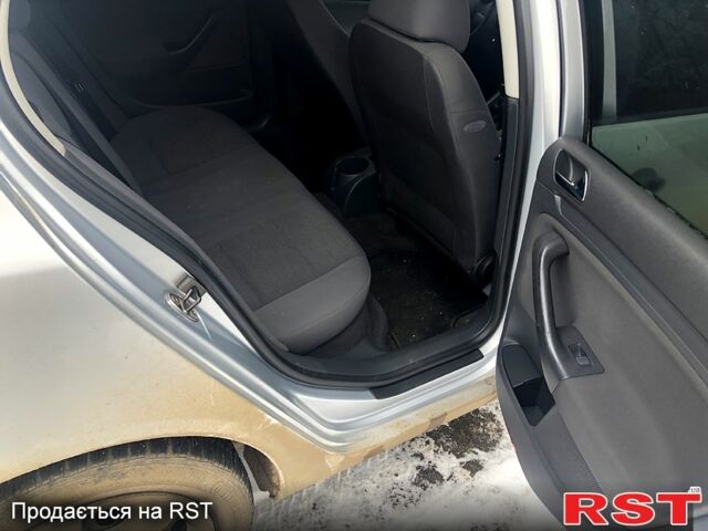 Сірий Фольксваген Гольф, об'ємом двигуна 1.4 л та пробігом 204 тис. км за 5500 $, фото 2 на Automoto.ua