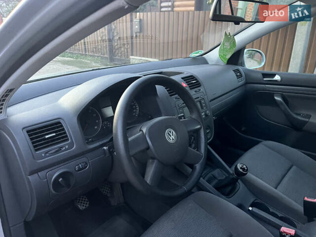 Серый Фольксваген Гольф, объемом двигателя 1.4 л и пробегом 195 тыс. км за 5400 $, фото 32 на Automoto.ua
