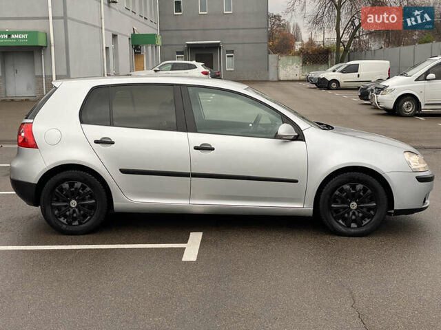 Серый Фольксваген Гольф, объемом двигателя 1.6 л и пробегом 250 тыс. км за 5800 $, фото 6 на Automoto.ua