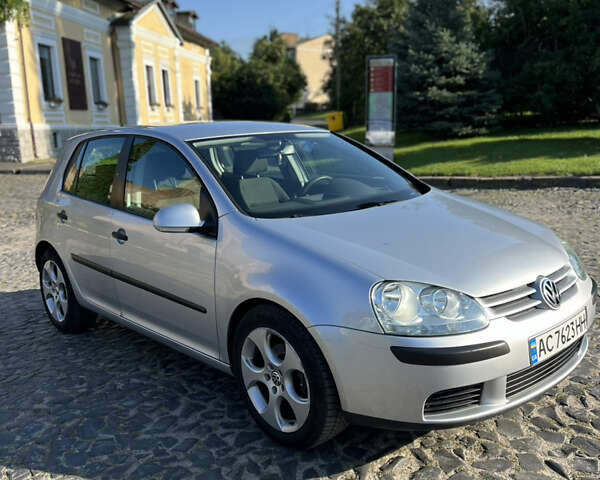 Фольксваген Гольф 2004 у Луцьку на Automoto.ua Сірий Фольксваген Гольф, об'ємом двигуна 1.6 л та пробігом 261 тис. км за 5400 $, фото 2 на Automoto.ua