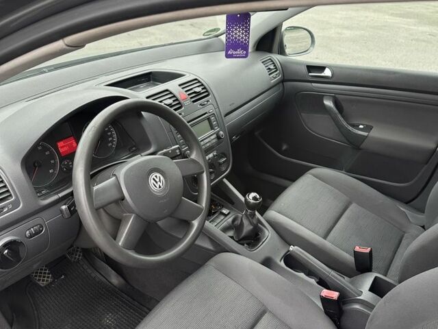 Сірий Фольксваген Гольф, об'ємом двигуна 1.4 л та пробігом 290 тис. км за 4300 $, фото 6 на Automoto.ua